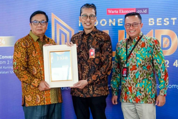 Kinerja Apik, Bank Jatim Jadi TOP BUMD 2024