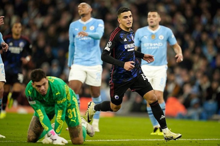 Mohamed-Elyounoussi-mencetak-gol.jpg