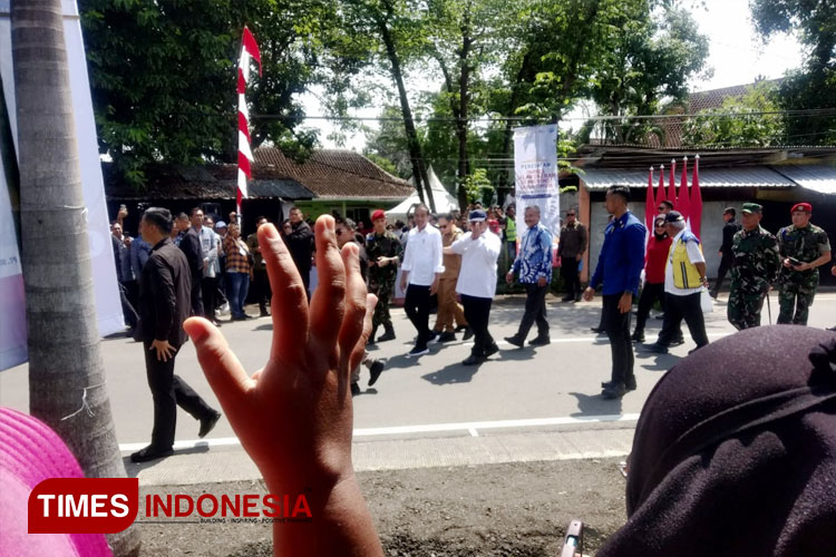 Presiden RI Jokowi: Perbaikan Jalan Nasional Habiskan Rp14,6 Triliun ...