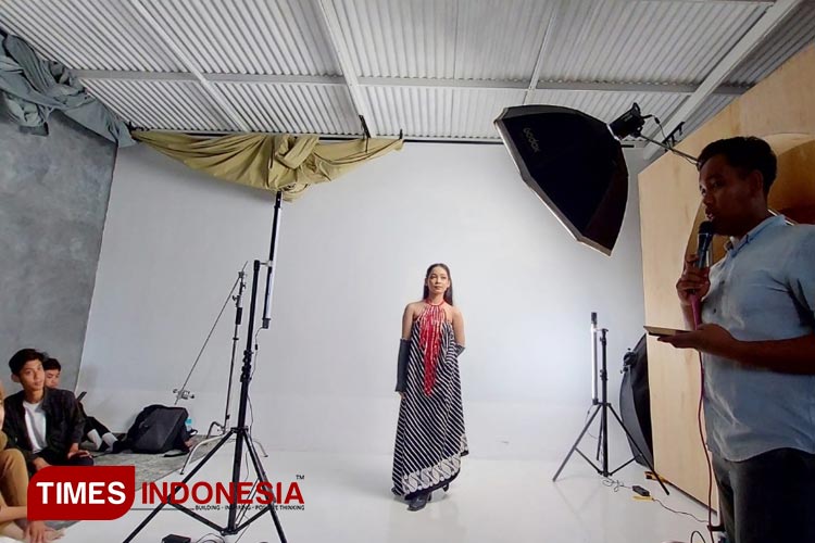 Kastara Studio Pacitan Menggelar Workshop Fotografi Hadirkan Tiga Model Profesional