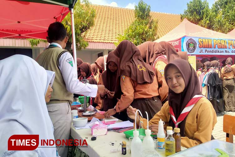 Suasana Senior High School Fair di Lapangan SMP Negeri 2 Kabuh Jombang, Jumat (8/3/2024). (FOTO: Bambang Cahyono/TIMES Indonesia).
