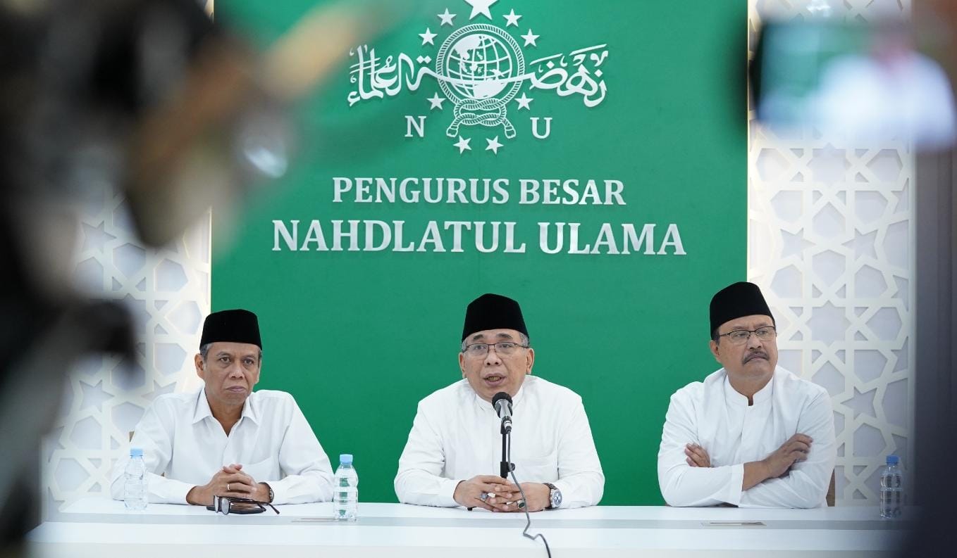 Dari kiri-kanan: Amin Said Husni (Wakil Ketua Umum PBNU); KH Yahya Cholil Staquf (Ketum PBNU); Saifullah Yusuf (Sekjen PBNU). (Foto: LTN/Suwitno