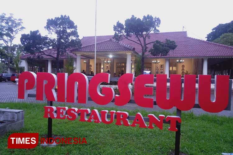 Restoran Royal PringSewu menempati bangunan bersejarah yang dibangun oleh Raja Mangkunegaran IV di bekas Pabrik Gula Colomadu.(Foto: Anugrah Dany/TIMES Indonesia)