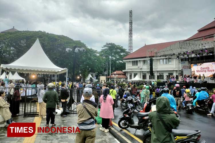 Suasana keramaian Festival Musik Patrol Modern di Balai Kota Malang. (Foto: Rasel Firza Nadhif/TIMES Indonesia)