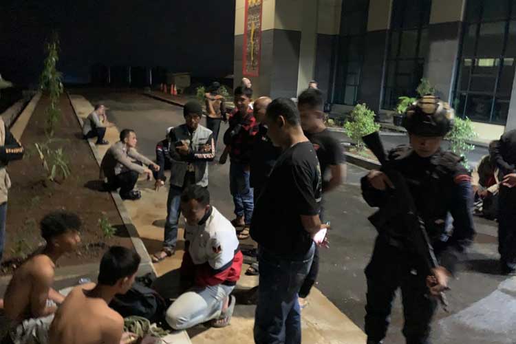 Sejumlah personel saat mengamakan Gerombolan Bermotor di Batalyon D Pelopor Satbrimob Polda Jabar, Minggu (10/3/2024) (FOTO: Dok. Satbrimob Polda Jabar)
