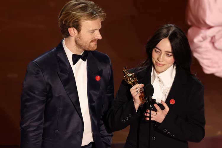 Red Carpet Oscar 2024 Billie Eilish Suarakan Gencatan Senjata di Gaza
