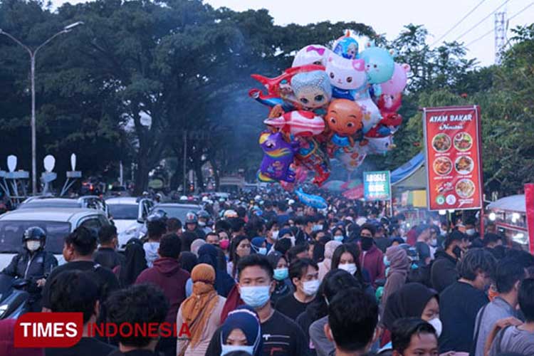 Ilustrasi pasar takjil yang ada di Jalan Soekarno Hatta Malang. (FOTO: Dok. TIMES Indonesia)