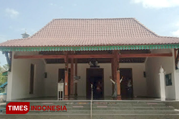 Caption: The Masjid Baiturrahman of Ponorogo. (Photo: Marhaban/TIMES Indonesia)