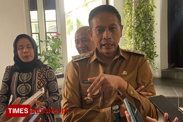 Pj Wali Kota Malang, Wahyu Hidayat saat ditemui awak media. (FOTO: Rizky Kurniawan Pratama/TIMES Indonesia)