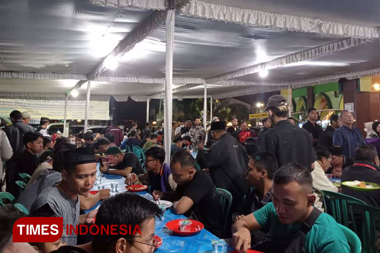 BUka-Puasa-di-Masjid-Annur-Kota-Batu.jpg