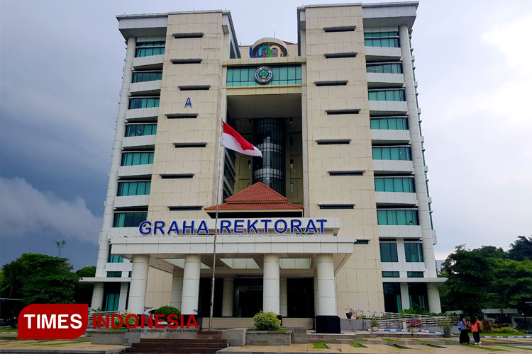 Gedung Rektorat UM yang berada di Kampus 1. (FOTO:  Achmad Fikyansyah/TIMES Indonesia) 