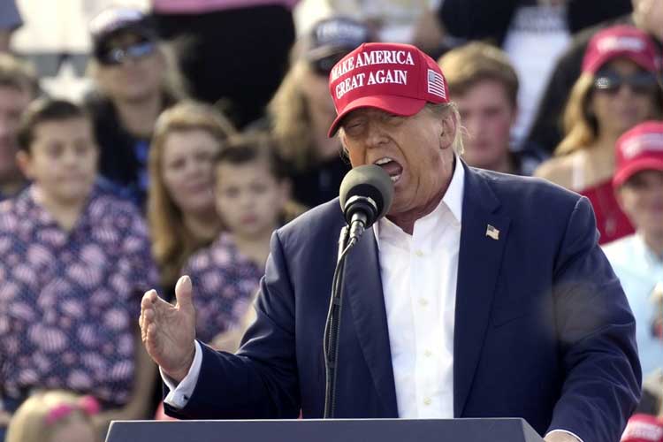 Kandidat presiden dari Partai Republik mantan Presiden Donald Trump berbicara pada rapat umum Buckeye Values PAC pada Sabtu (16/3/2024) di Vandalia, Ohio. (FOTO: Japan Today/AP)