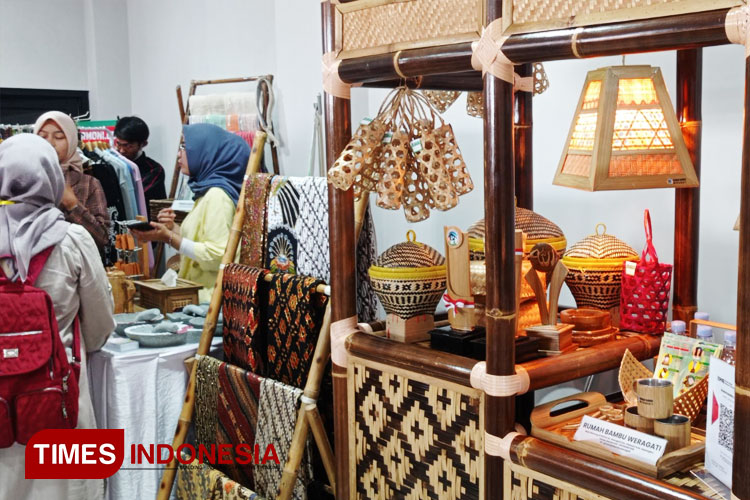 Anyaman Bambu Majalengka, Kearifan Lokal yang Tetap Bertahan di Tengah Modernisasi