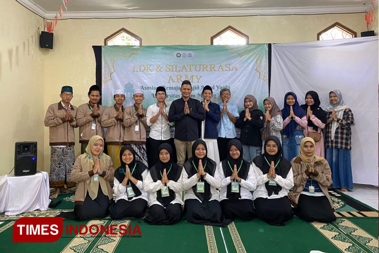 Diklat ruangan Asosiasi Remaja Masjid Ainul Yaqin Unisma Malang di Hall Masjid Ainul Yaqin Unisma Malang. (FOTO: AJP TIMES Indonesia)