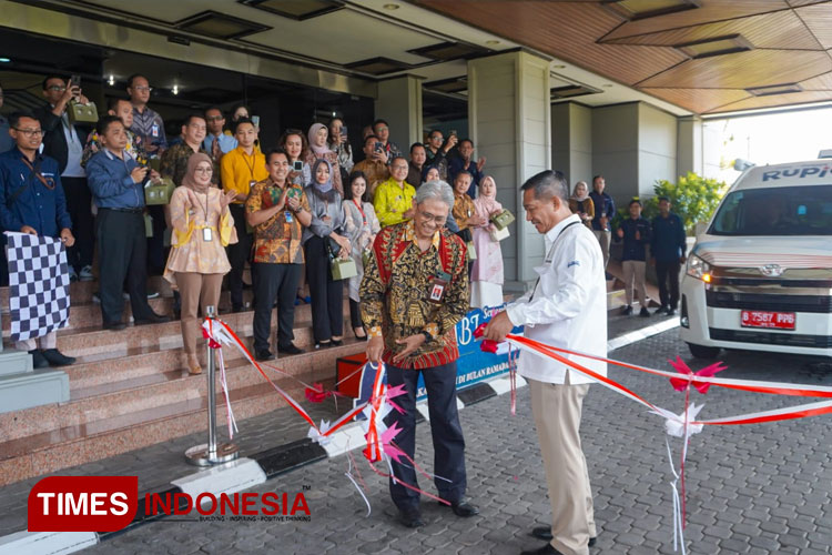 Kepala Kantor Perwakilan Bank Indonesia Jember, Gunawan (baju putih) saat Kick Off Semarak Rupiah Ramadan dan Berkah Idul Fitri (SERAMBI) 2024. (FOTO: BI Jember for TIMES Indonesia) 