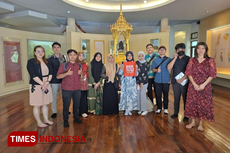 Mahasiswa KSM Internasional FK Unisma Malang melakukan kunjungan ke Hatyai University Songkhla Thailand. (FOTO: AJP TIMES Indonesia)