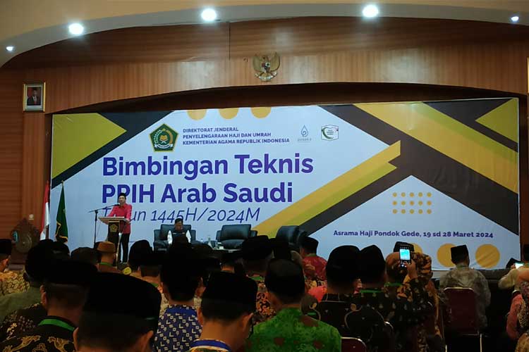 Inspektur Jenderal Kementerian Agama (Kemenag RI), Dr. Faisal Ali Hasyim, saat mengisi Bimtek PPIH Arab Saudi, Minggu (24/3/2024). (Foto: MCH 2024 Kemenag RI)