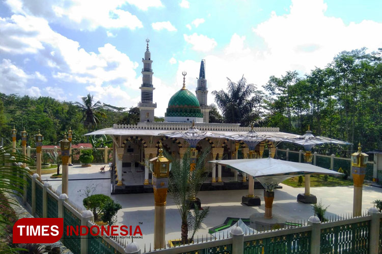 Masjid-Alet-Bandulan.jpg