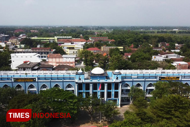 Gedung SMA Darul Ulum 2 Unggulan BPPT yang terletak di Komplek Pondok Pesantren Darul Ulum Rejoso, Peterongan, Jombang. (FOTO: Dok. SMA DU 2 for TIMES Indonesia)