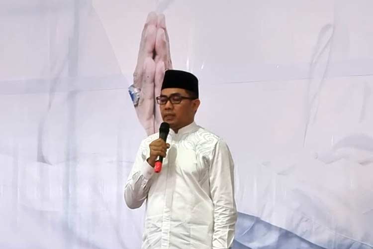 Wali Kota Samarinda Andi Harun menaikkan THR bagi tenaga honorer. (Foto: Prokom Samarinda for TIMES Indonesia)