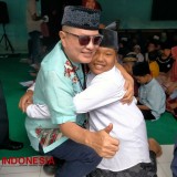 Komisaris PT ACA Iwan Kurniawan Ajak Anak Yatim Bicara, Tentukan Santunan Tahun Depan