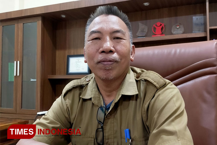 Kepala Dinas Dukcapil Lombok Utara, H Rubain. (FOTO; HERY MAHARDIKA/TIMES Indonesia)