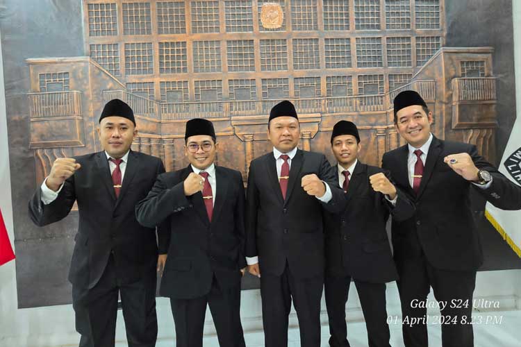 Lima Komisioner KPU Kabupaten Probolinggo Dilantik, Dua di Antaranya Petahana
