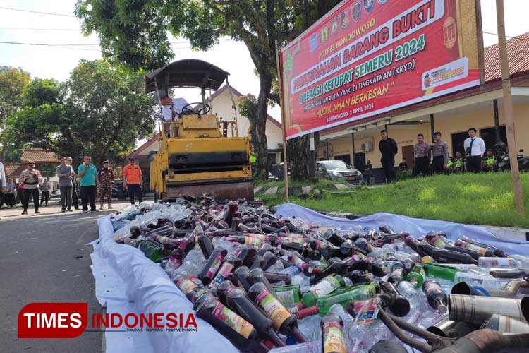 Polres Bondowoso Sita Ribuan Botol Miras Yang Dijual Selama Ramadan