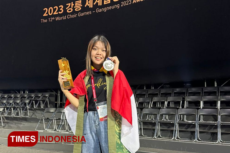 Mahasiswa Ubaya, Jessica Christie Maringka mengharumkan nama Indonesia pada kejuaraan World Choir Games 2023 di Korea Selatan. (FOTO: AJP TIMES Indonesia)