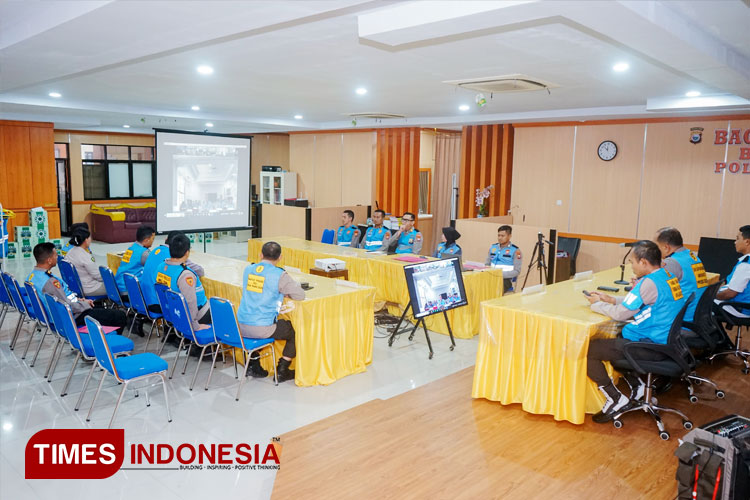 Polda Maluku Utara saat mengikuti zoom meeting, Kamis (4/4/2024). (FOTO: Polda Malut for TIMES Indonesia)