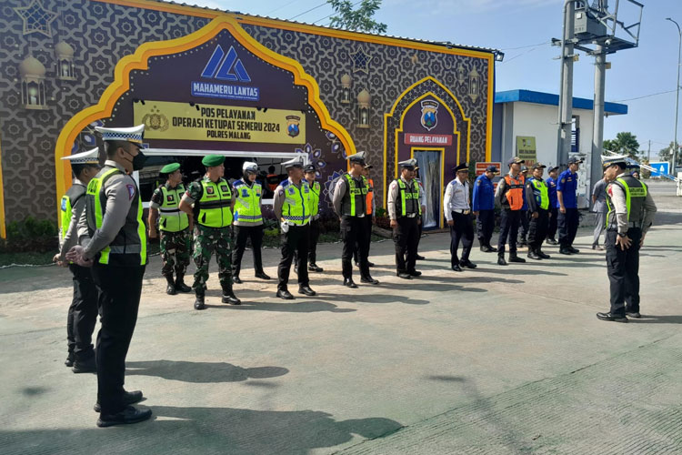 Apel kesiagaan di Pos pengamanan mudik lebaran 2024. Polres Malang mensiapkan 13 pos pengamanan dan pelayanan selama masa mudik lebaran. (Foto: Humas Polres)