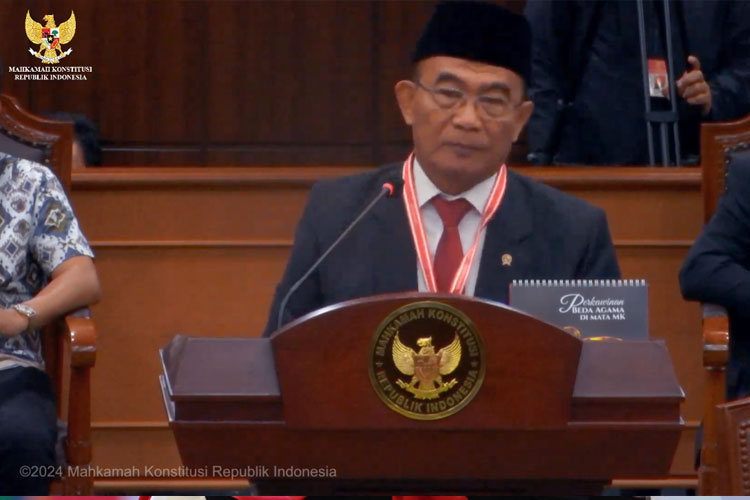 Menko PMK Muhadjir Effendy di sidang PHPU Presiden tahun 2024. (FOTO: YouTube MK)