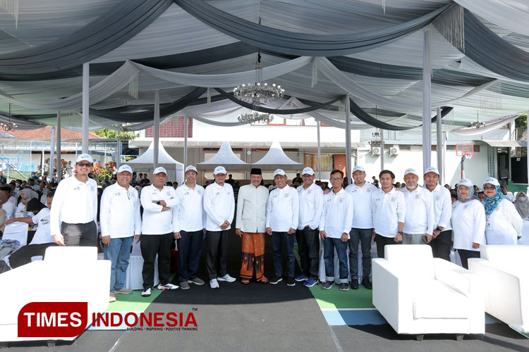 Pelepasan-mudik-gratis-yang-dilakukan-oleh-PJT-1-dari-Kota-Malang-a.jpg