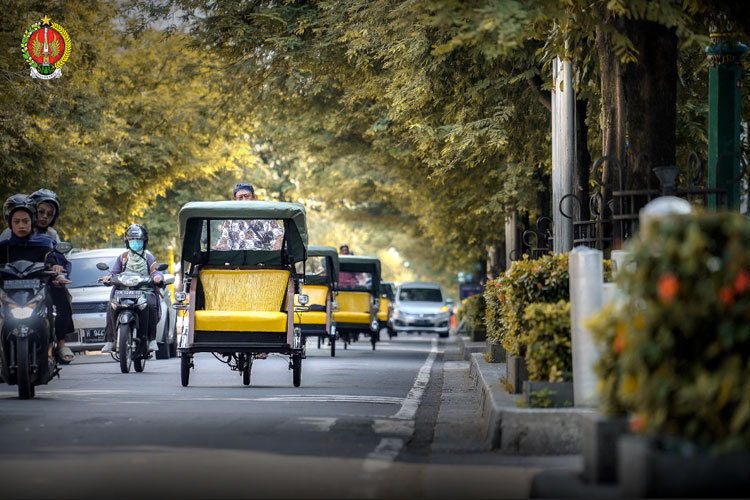 Pemprov DIY Beri Bantuan 50 Unit Becak Bertenaga Listrik