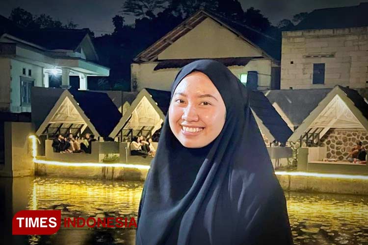 Sophia Choirotul Husniyyah (Teh Opi) sosok guru honorer di Kota Tasikmalaya yang berjuang membentuk karakter anak melalui Pesantren Ramadan, Sabtu (6/4/2024) (FOTO : Harniwan Obech/TIMES Indonesia)