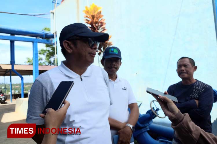 Wali Kota Bontang Basri Rase ditemui awak media saat Sidak PDAM Bontang (Foto: Kusnadi/TIMES Indonesia)