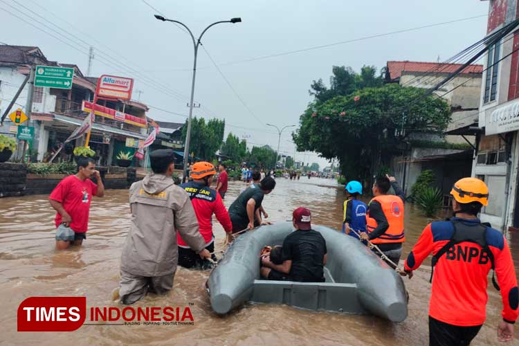 Banjir-Pasuruan-3.jpg