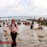 Libur Lebaran, Kapolres Pacitan Cek Keamanan dan Kenyamanan Wisatawan di Pantai Klayar