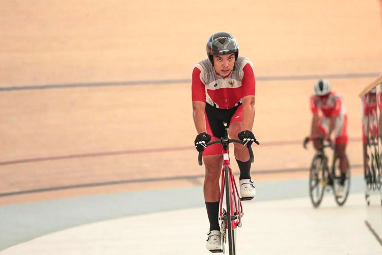 Atlet balap sepeda Indonesia Bernard Benyamin Van Aert raih tiket ke Olimpiade Paris 2024. (FOTO: PB ISSI)