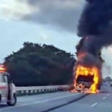 Bus Pahala Kencana Terbakar Habis di Tol Jombang Mojokerto, Seluruh Penumpang Selamat