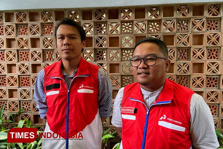 Area Manager Comm, Rel & CSR Pertamina Patra Niaga Regional Jatimbalinus, Ahad Rahedi saat ditemui awak media. (Foto: Rizky Kurniawan Pratama/TIMES Indonesia)