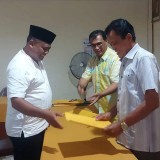 Eks Sekda Sleman Harda Kiswaya Kembalikan Formulir Pendaftaran Bacabup Sleman ke DPC Golkar