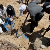 Kuburan Massal Ditemukan di Gaza, Sebagian Jenazah Tangan dan Kaki Terikat