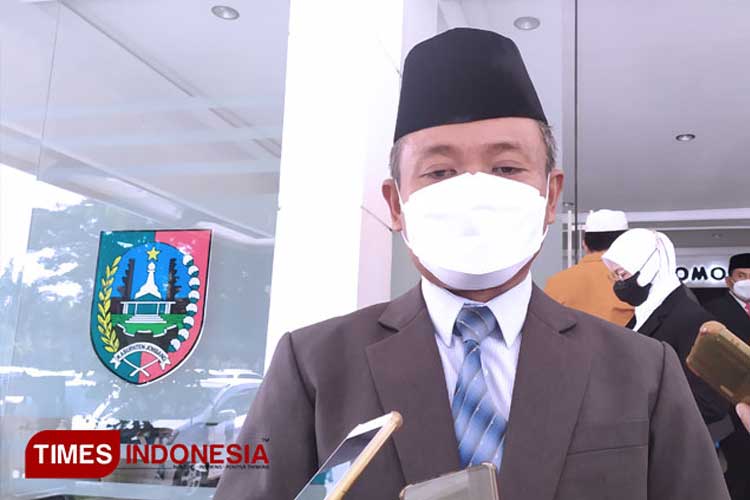 Senen, Kepala Dinas Pendidikan dan Kebudayaan (Disdikbud) Kabupaten Jombang. (FOTO: Rohmadi/TIMES Indonesia)