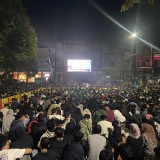 Warga Kota Malang Rela Nobar di Jalanan Demi Dukung Timnas Indonesia U-23