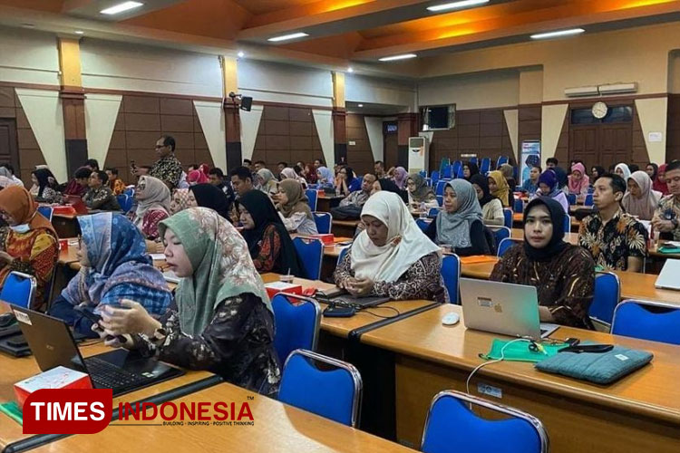 Rapat Koordinasi dan Pembekalan Awal Ketua Satgas PPKS Perguruan Tinggi Swasta di LLDIKTI Wilayah VII, Surabaya. Kamis, (25/4/2024). Foto: AJP Unisla for TIMESINDONESIA)