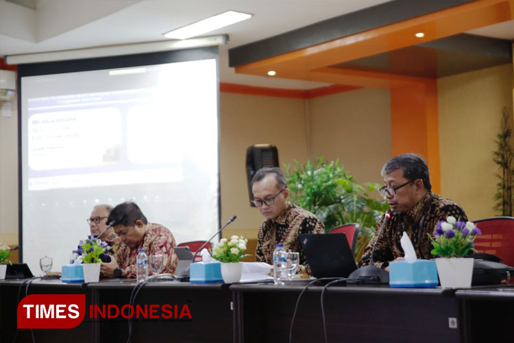 Press Conference APBN KiTa Regional Jawa Timur yang digelar oleh Perwakilan Kementerian Keuangan Provinsi Jatim di Aula BDK Malang, Jumat (26/4/2024). (FOTO: Achmad Fikyansyah/TIMES Indonesia) 