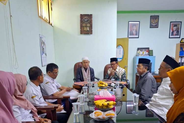 Diperta Kabupaten Probolinggo dan MUI saat rapat koordinasi. (Foto Kominfo for TIMES Indonesia)