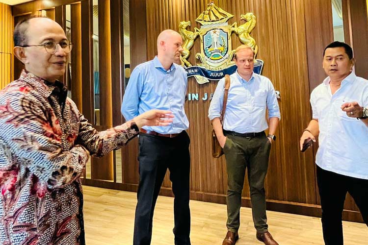 Ketua Kadin Kabupaten Malang, Priyo Sudibyo saat bersama Ketua Kadin Jatim dan perwakilan Kadin Belanda. (Foto: Dok. Kadin Kabupaten Malang/TIMES Indonesia)