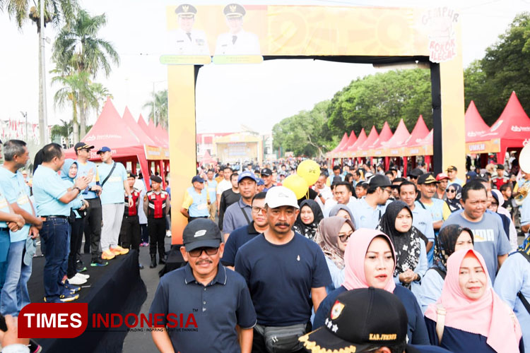 Suasana jalan santai acara HPN 2024. (M. Abdul Basid/TIMES Indonesia)